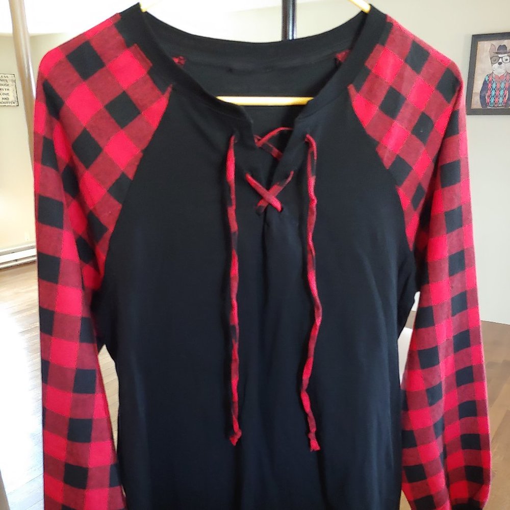 NWOT Buffalo Check w/Laces Top